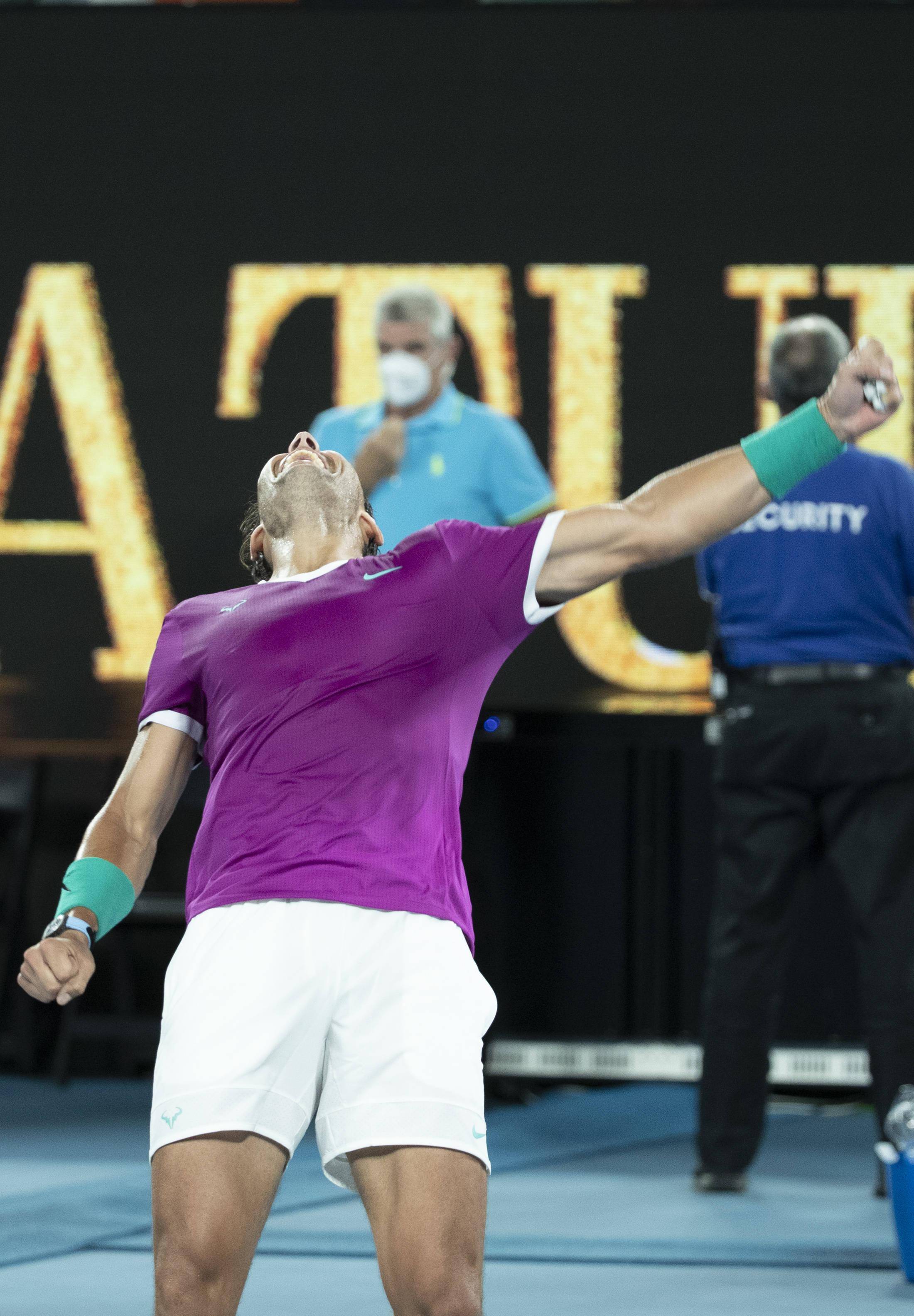 美国网球队力克意大利网球队，纳达尔统治全场的简单介绍