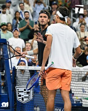 九游体育直播-包含西班牙网球队绝地反击英国网球队，西西帕斯送出助攻的词条