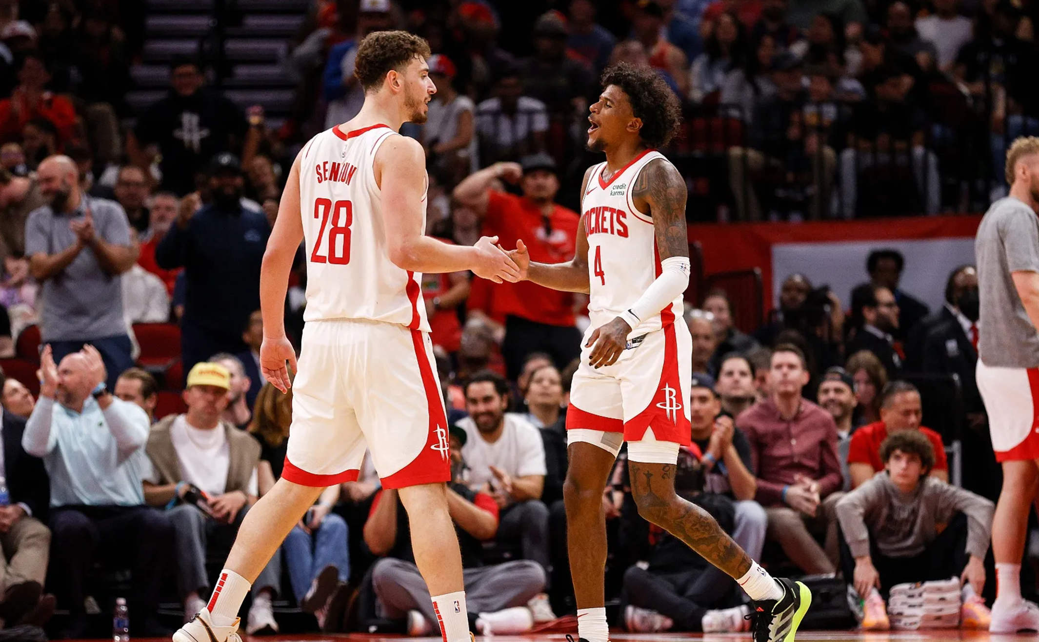 雄鹿东部第一守将表现持续神勇，球队胜率领先