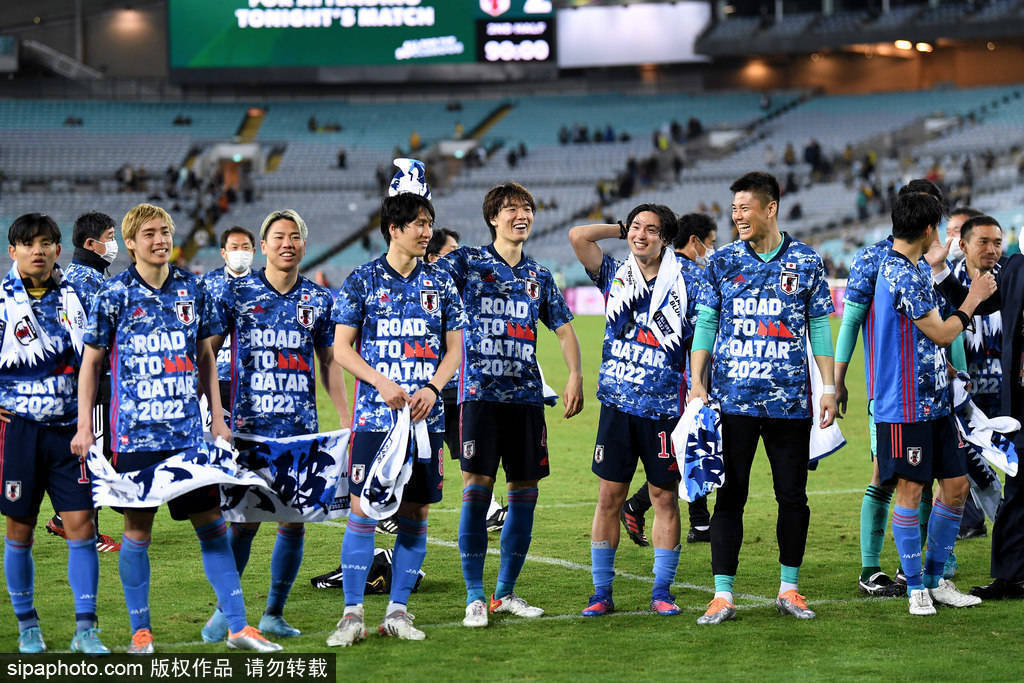 轮换阵容，蓝队展现深度实力