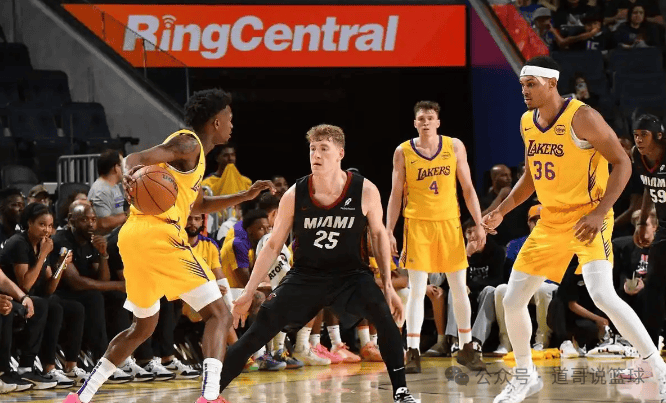 湖人连续两战负于热火,表现不佳 湖人连续两战负于热火,表现不佳