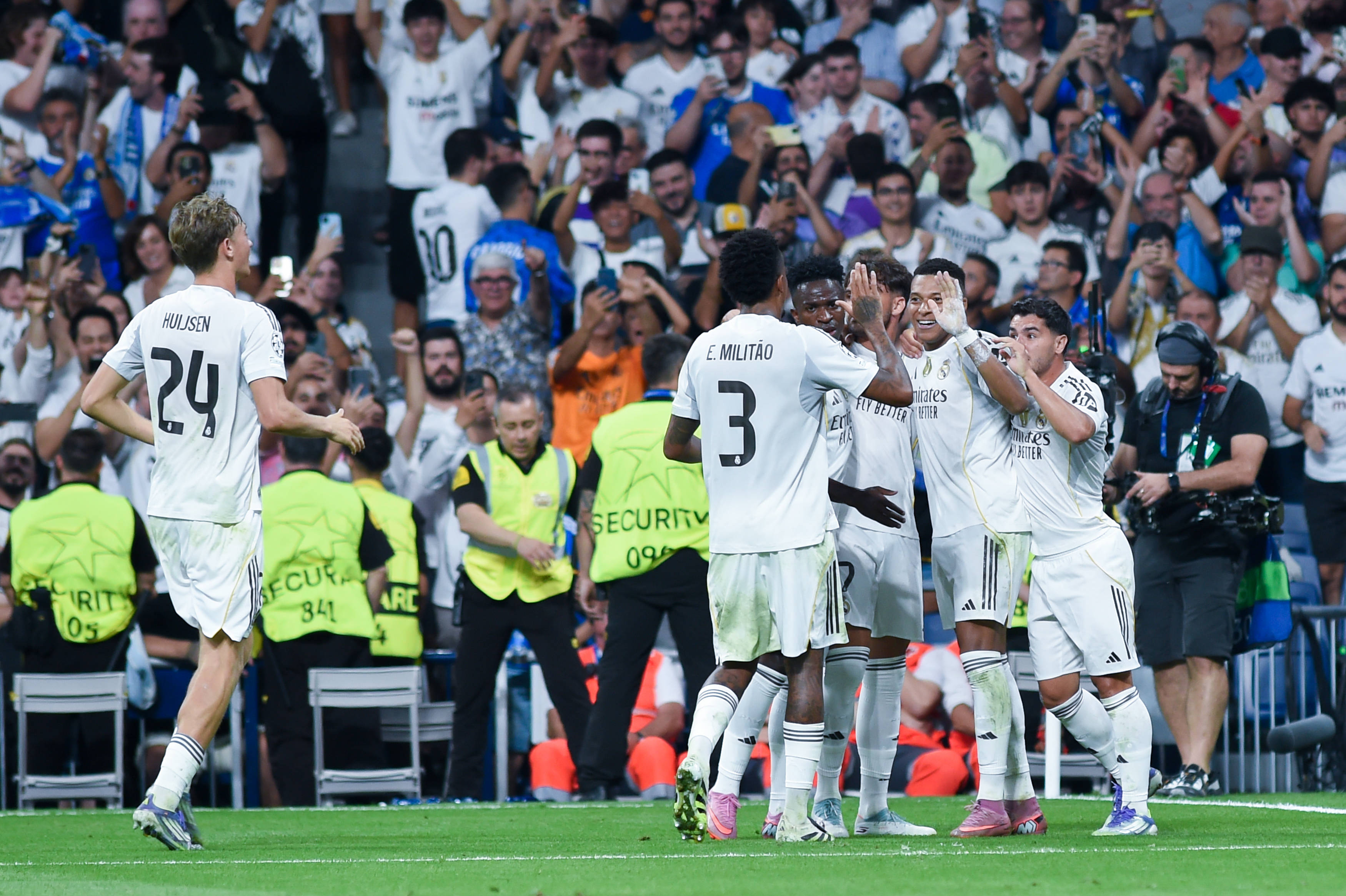 九游体育-法国队战胜对手，卫冕欧冠之路再添一胜的简单介绍