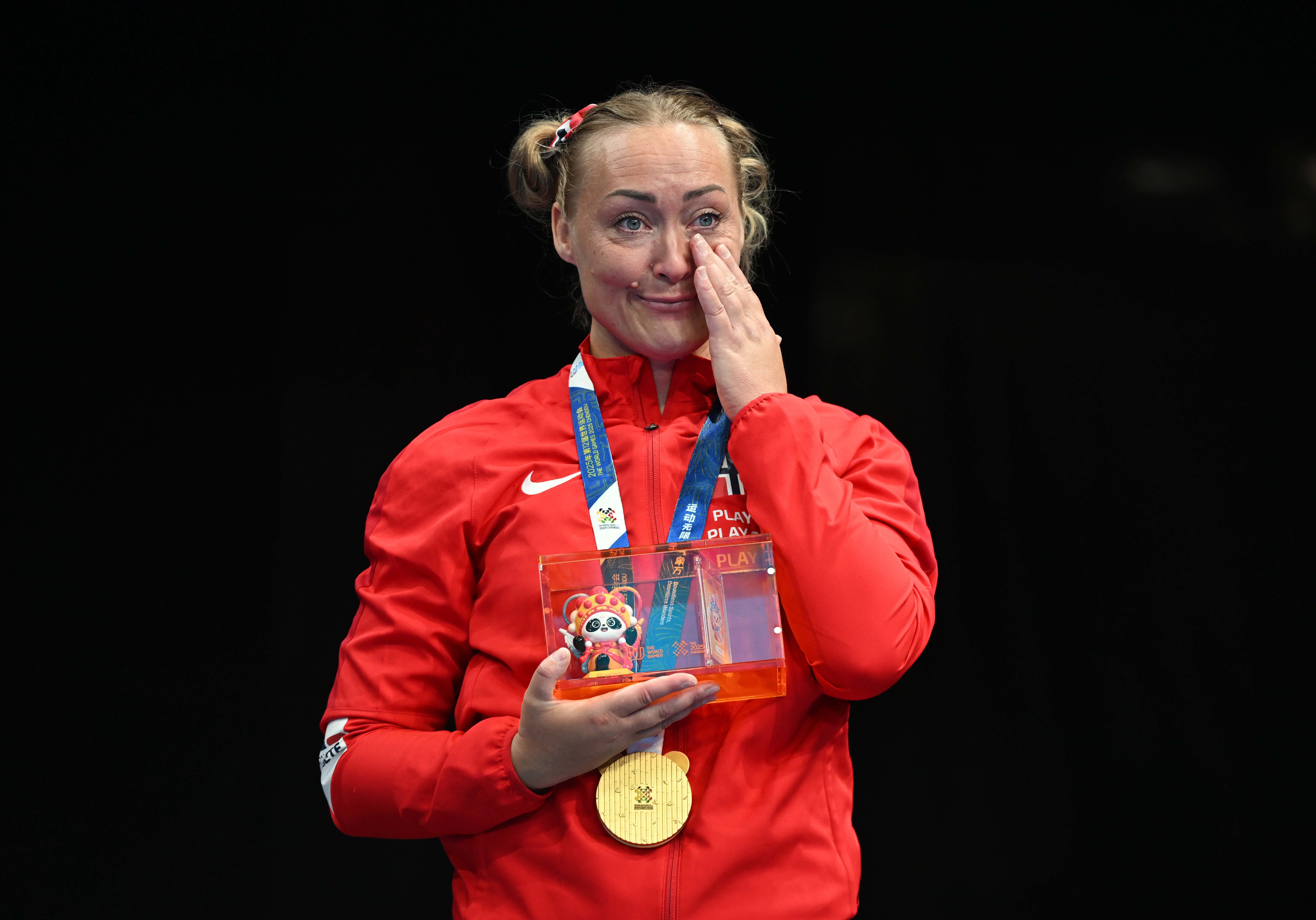 塞尔维亚代表团斩获举重项目金牌