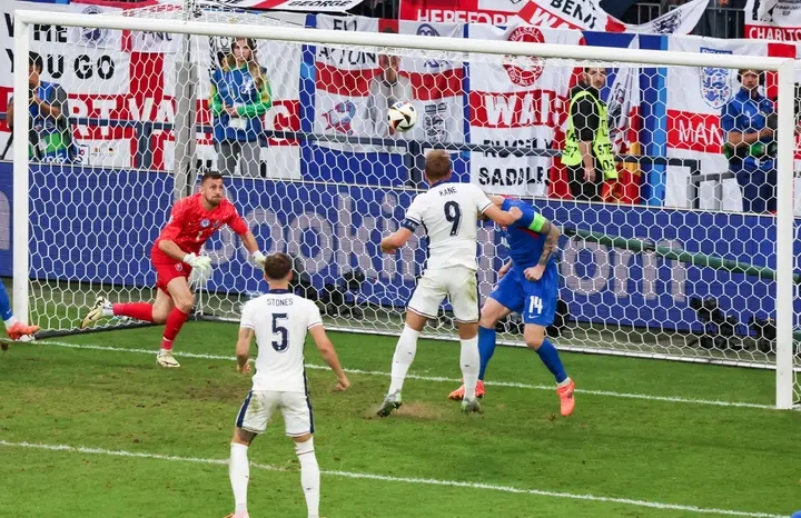 9you娱乐-绿茵场上的精彩对决女子足球赛事精彩瞬间