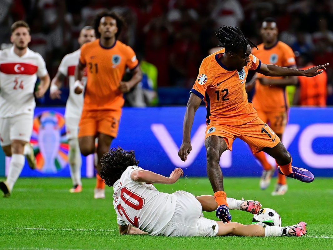 九游娱乐官方-欧洲球队实力演绎，淘汰赛赛场厮杀