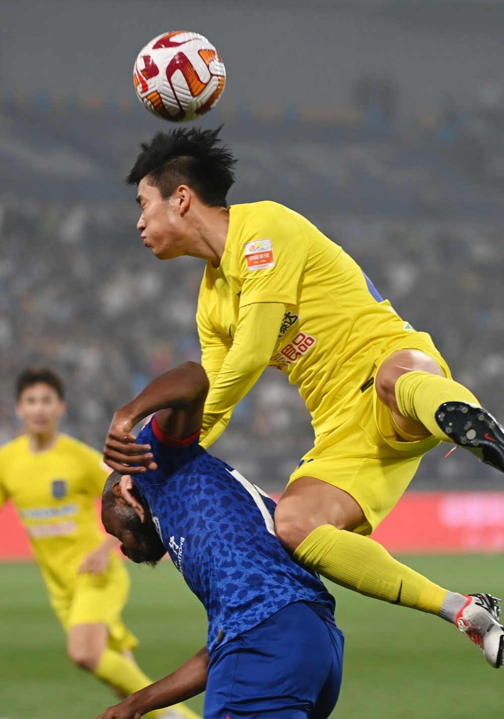 九游娱乐网站-裁判严格执法，中超比赛打破以往传统？的简单介绍