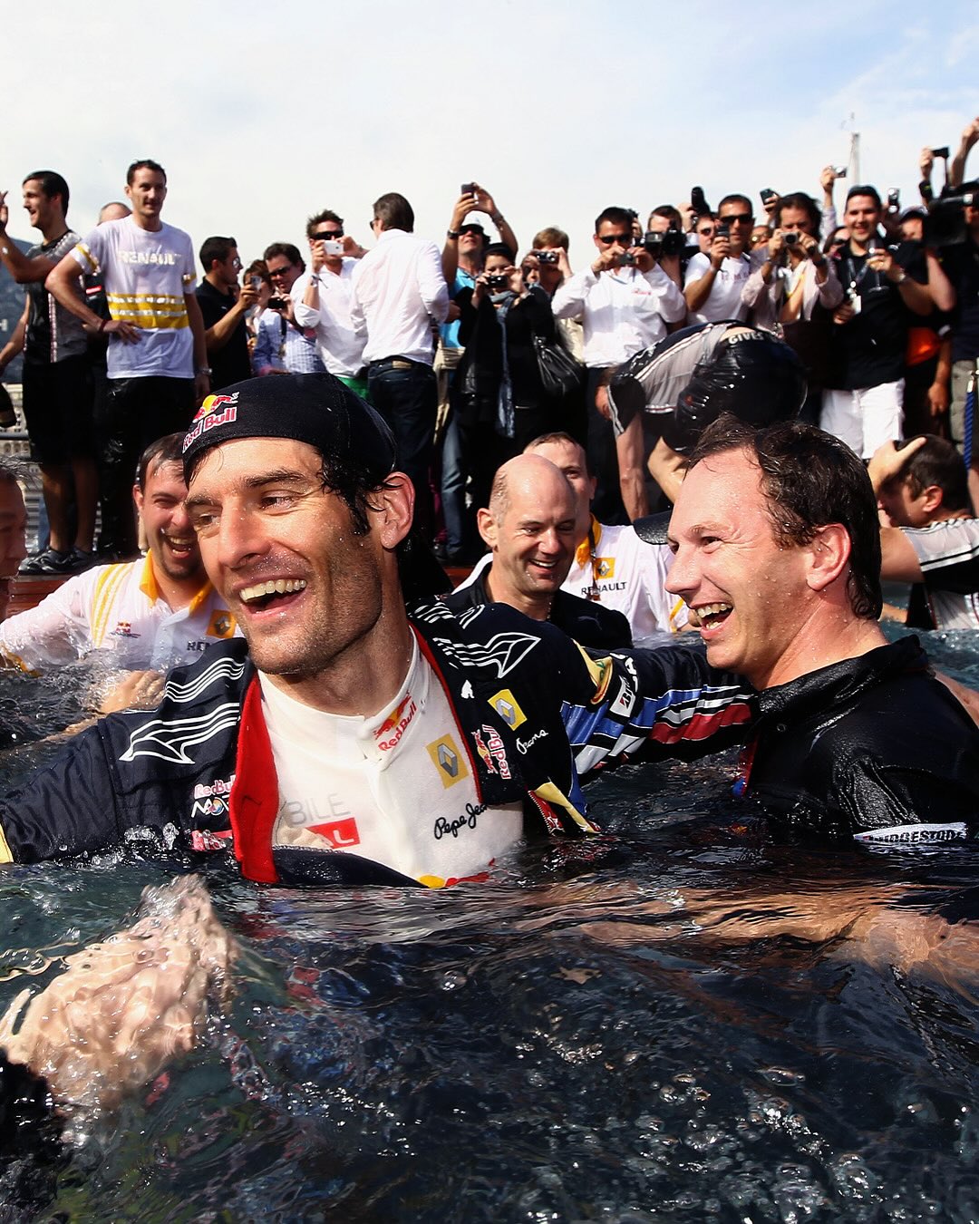 九游体育官方入口-红牛车队力克哈斯车队，汉密尔顿刷新纪录的简单介绍