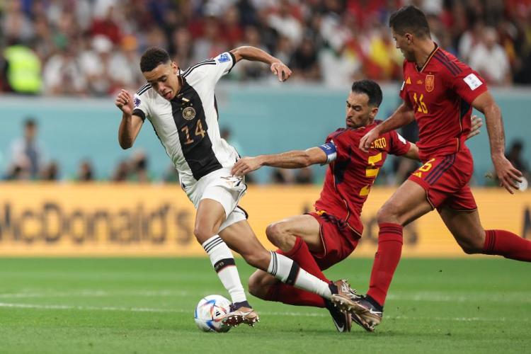 印尼队鏖战德国队，黄鸭组合扛起全队的简单介绍