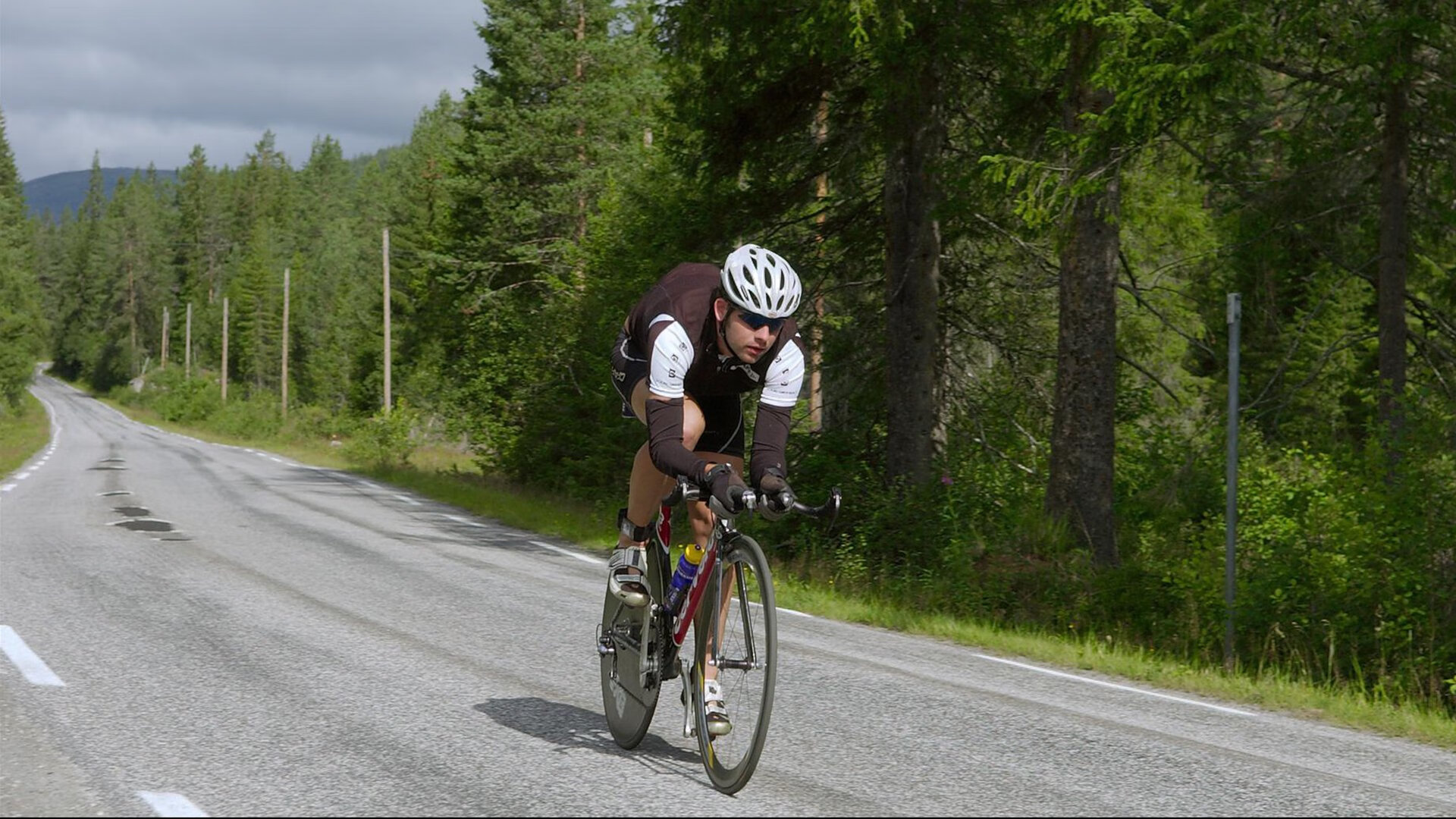 九游app下载-北欧风暴席卷永恒之城，哈兰德率队击溃蓝黑军团，罗马主场陷落记
