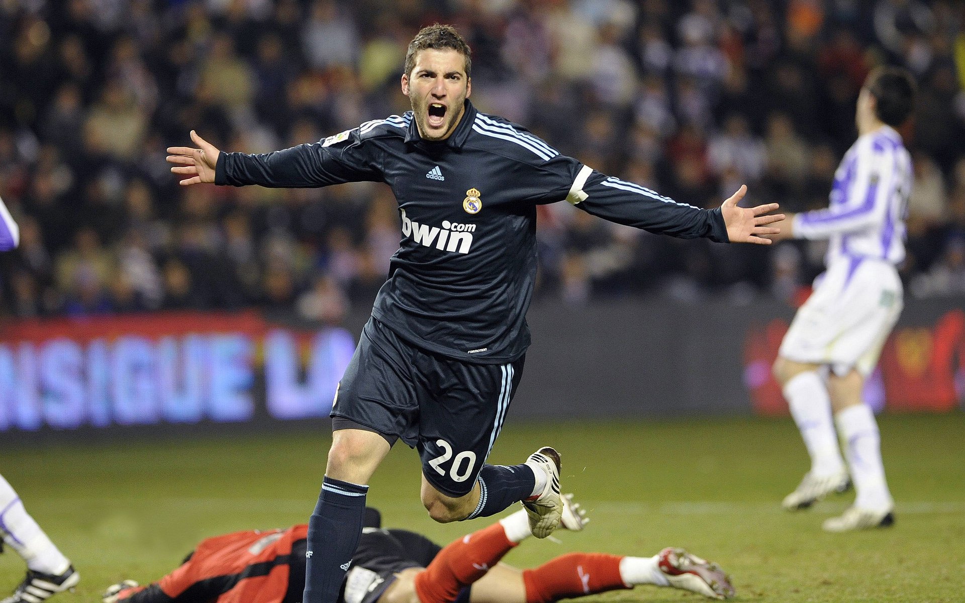 从温哥华到伦敦，跨越大陆的竞技巅峰，孙兴慜在欧冠赛场的几内亚式接管